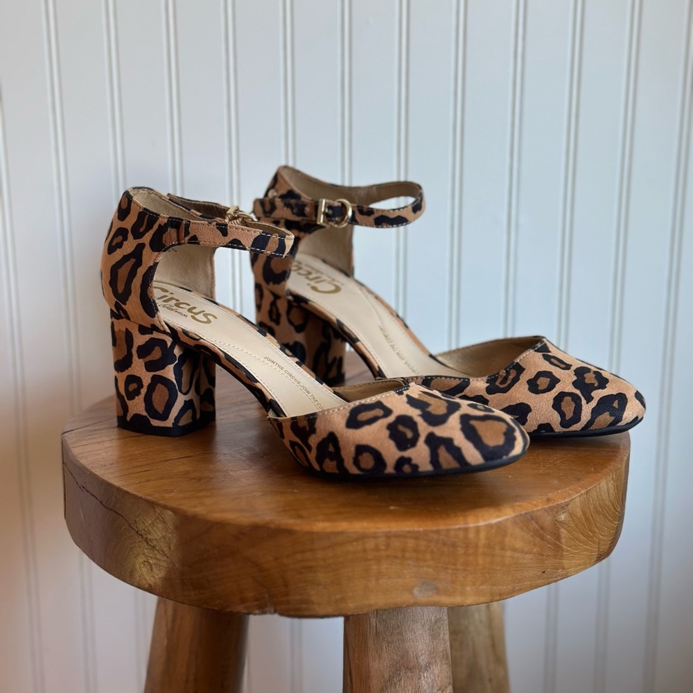 Size 8 Cheetah Print Shoes